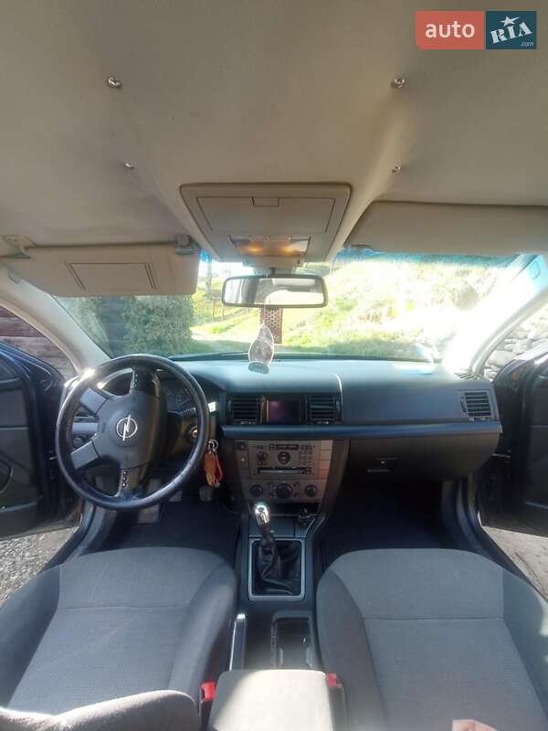 Седан Opel Vectra 2002 в Івано-Франківську