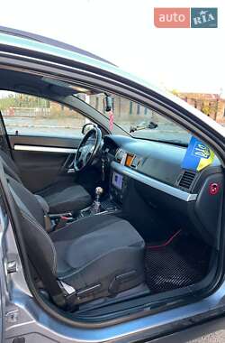Универсал Opel Vectra 2005 в 