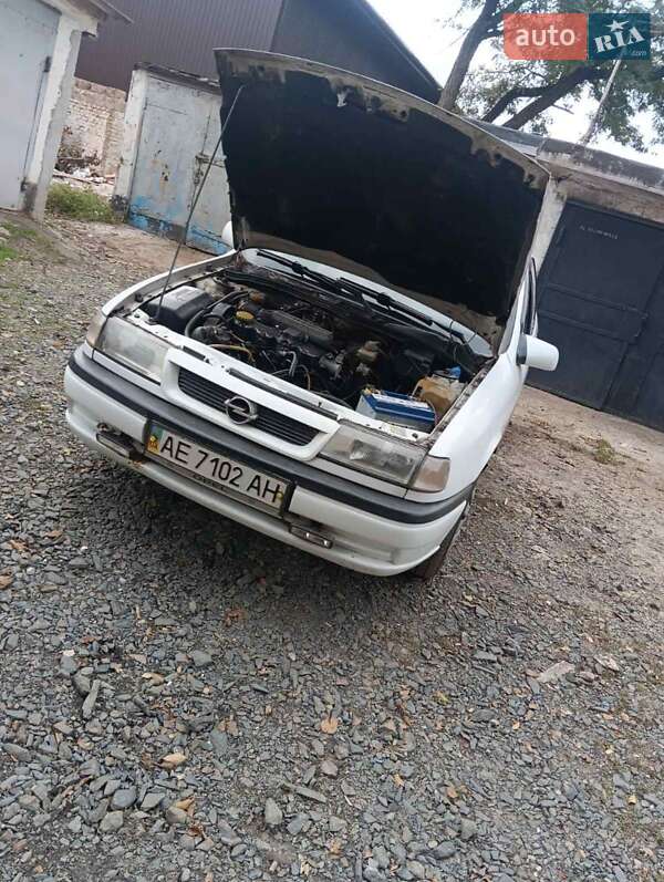 Седан Opel Vectra 1993 в Кривом Роге