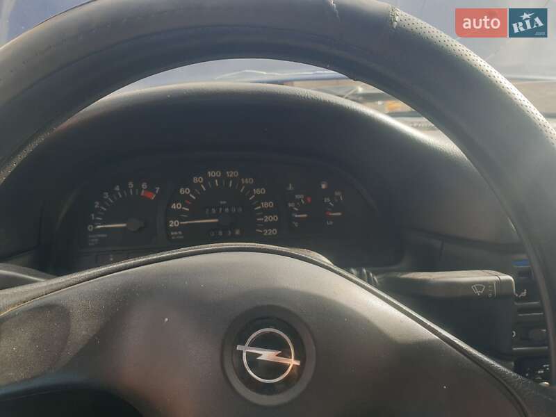Седан Opel Vectra 1993 в Луцке фото 2 Седан Opel Vectra 1993 в Луцке
