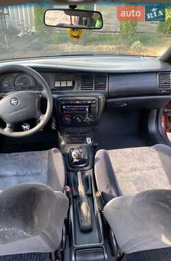 Седан Opel Vectra 1998 в 