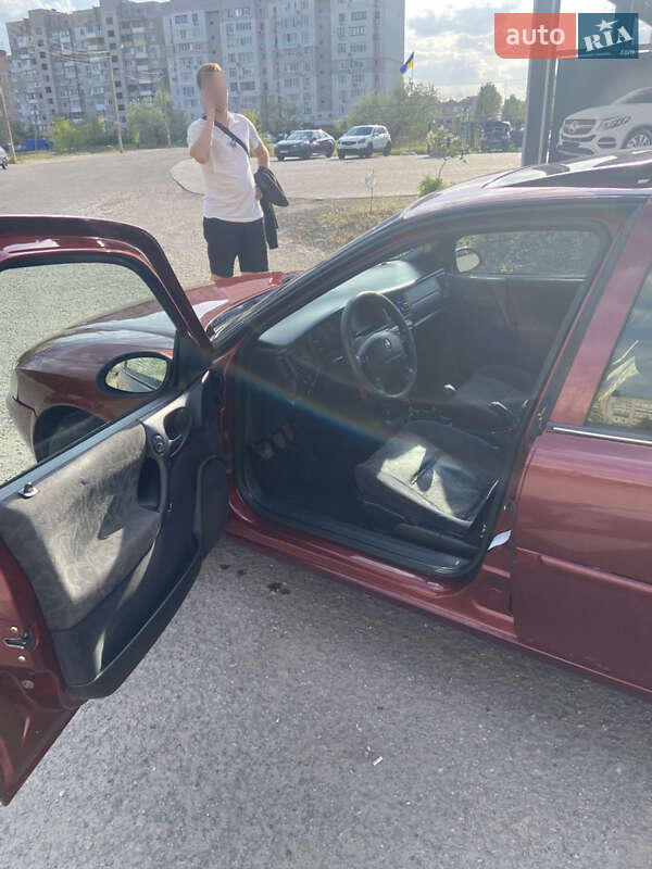 Седан Opel Vectra 1997 в Запорожье фото 10 Седан Opel Vectra 1997 в Запорожье