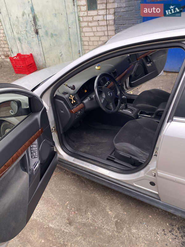 Седан Opel Vectra 2003 в Гостомеле