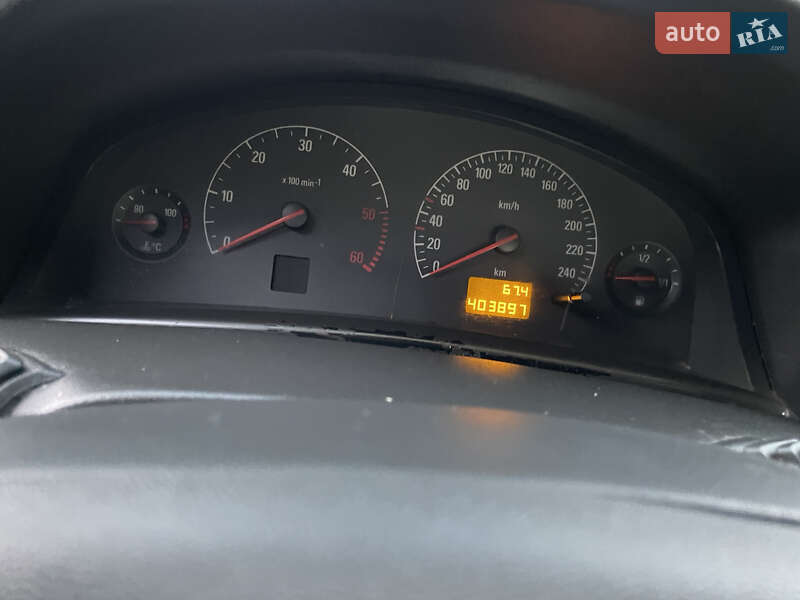 Седан Opel Vectra 2003 в Львове