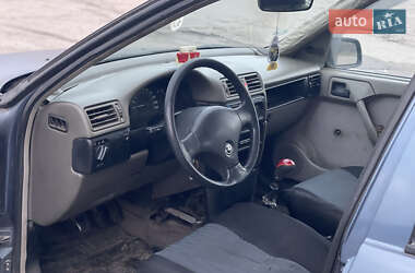 Седан Opel Vectra 1989 в 