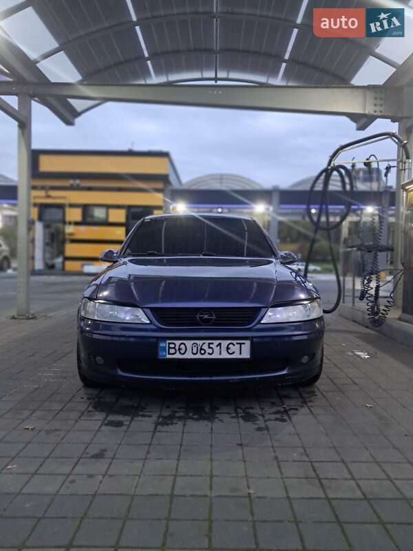Седан Opel Vectra 1998 в Львові