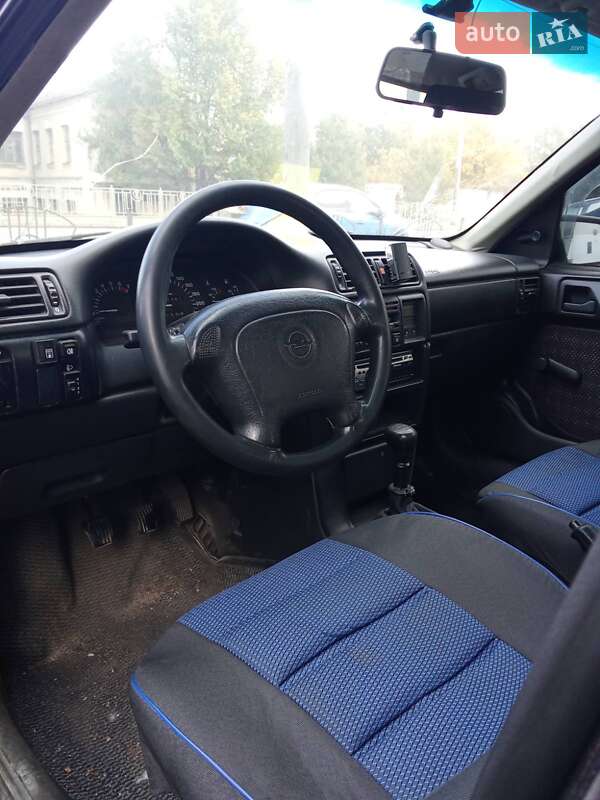 Седан Opel Vectra 1994 в Києві фото 3 Седан Opel Vectra 1994 в Києві