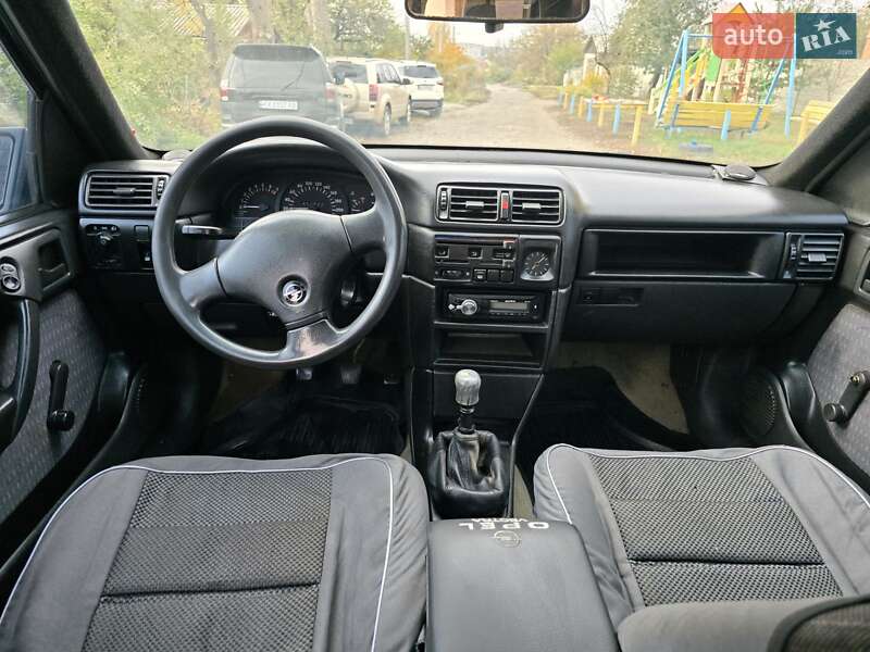 Седан Opel Vectra 1992 в Харкові фото 4 Седан Opel Vectra 1992 в Харкові