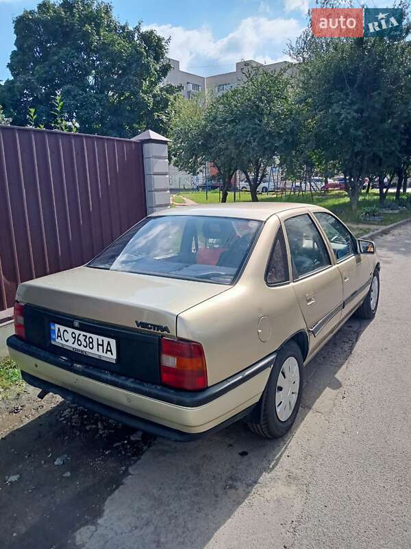 Седан Opel Vectra 1988 в Луцке фото 2 Седан Opel Vectra 1988 в Луцке