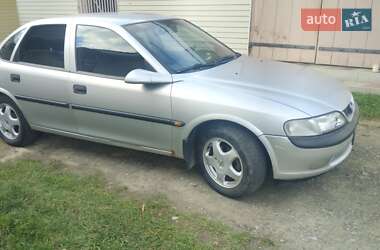 Седан Opel Vectra 1998 в Косове