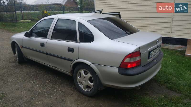 Седан Opel Vectra 1998 в Косові