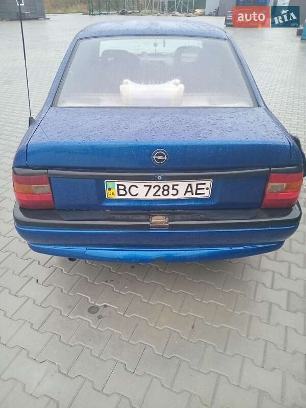 Седан Opel Vectra 1990 в Львове фото 2 Седан Opel Vectra 1990 в Львове
