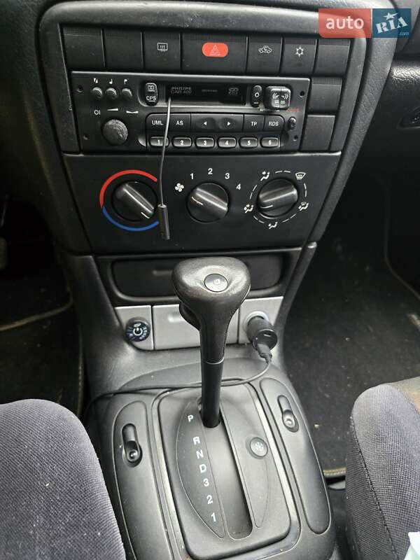 Седан Opel Vectra 2000 в Ужгороде