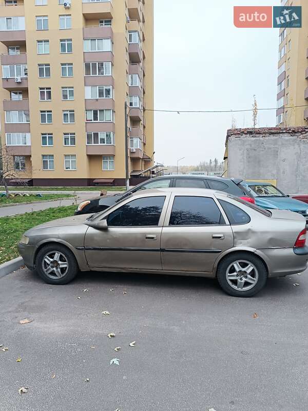 Седан Opel Vectra 1998 в Борисполе