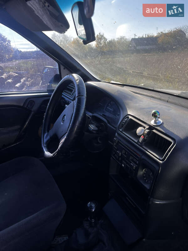 Седан Opel Vectra 1990 в Києві