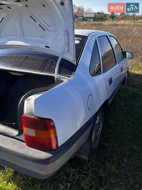 Седан Opel Vectra 1990 в Києві