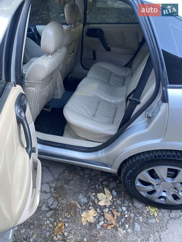 Седан Opel Vectra 1996 в Львові
