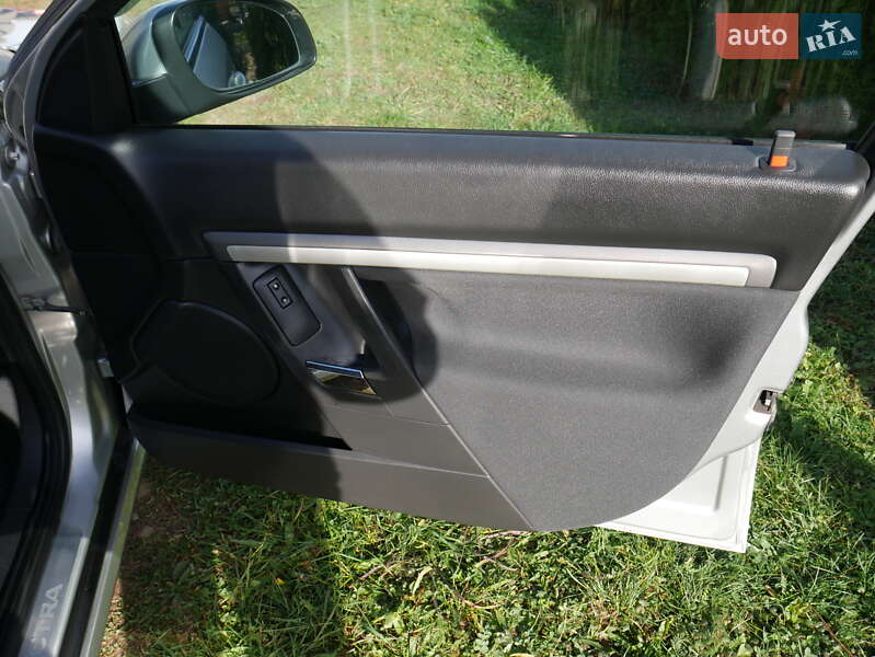 Седан Opel Vectra 2007 в Берегово фото 46 Седан Opel Vectra 2007 в Берегово