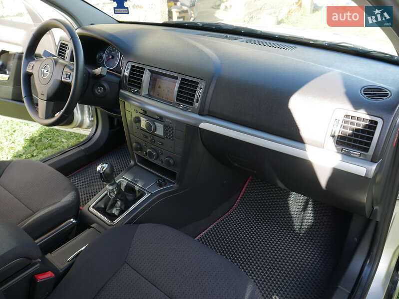 Седан Opel Vectra 2007 в Берегово фото 48 Седан Opel Vectra 2007 в Берегово