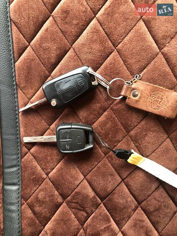 Седан Opel Vectra 2003 в Попельне