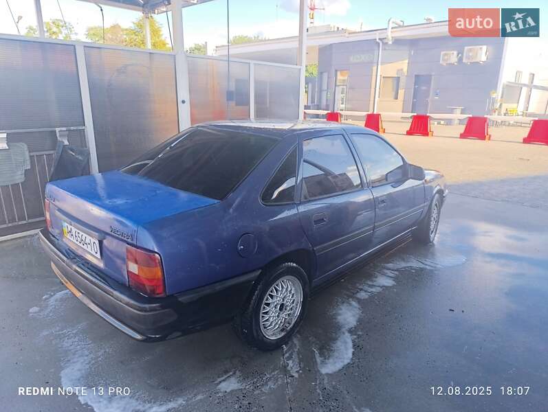 Седан Opel Vectra 1989 в Полтаві