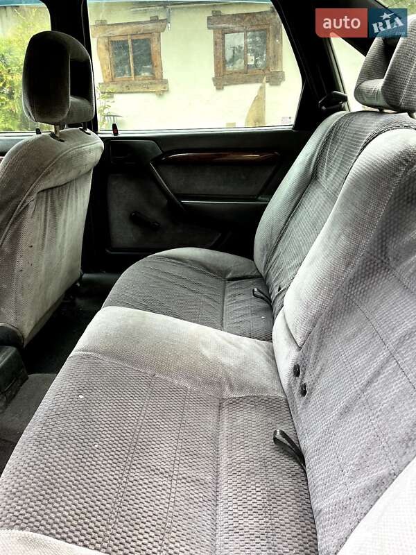 Седан Opel Vectra 1995 в Умани