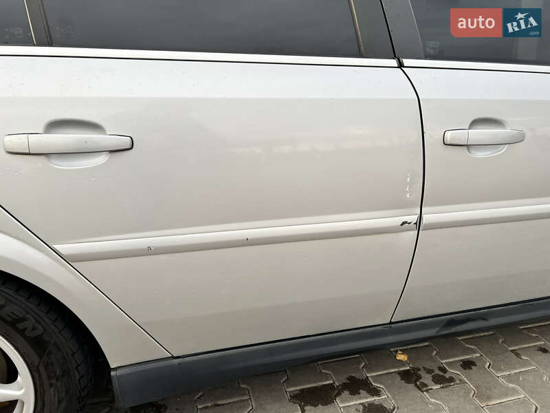 Седан Opel Vectra 2004 в Вишневому фото 10 Седан Opel Vectra 2004 в Вишневому