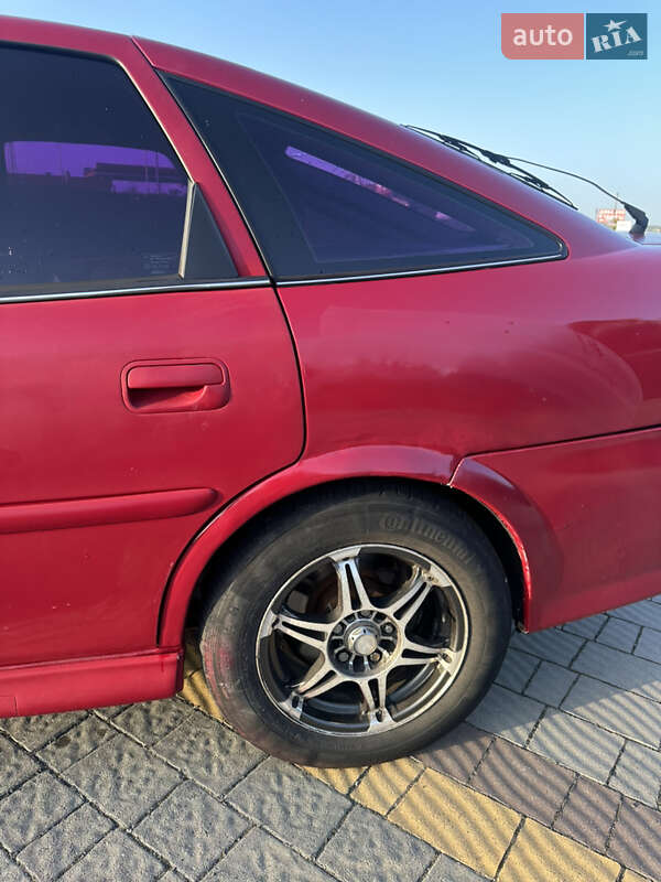 Лифтбек Opel Vectra 2000 в Львове