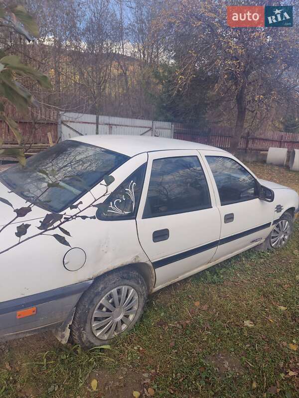Седан Opel Vectra 1991 в Ивано-Франковске