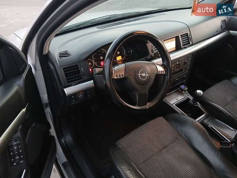 Лифтбек Opel Vectra 2003 в Ватутино фото 10 Лифтбек Opel Vectra 2003 в Ватутино