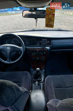 Седан Opel Vectra 1999 в Покровском