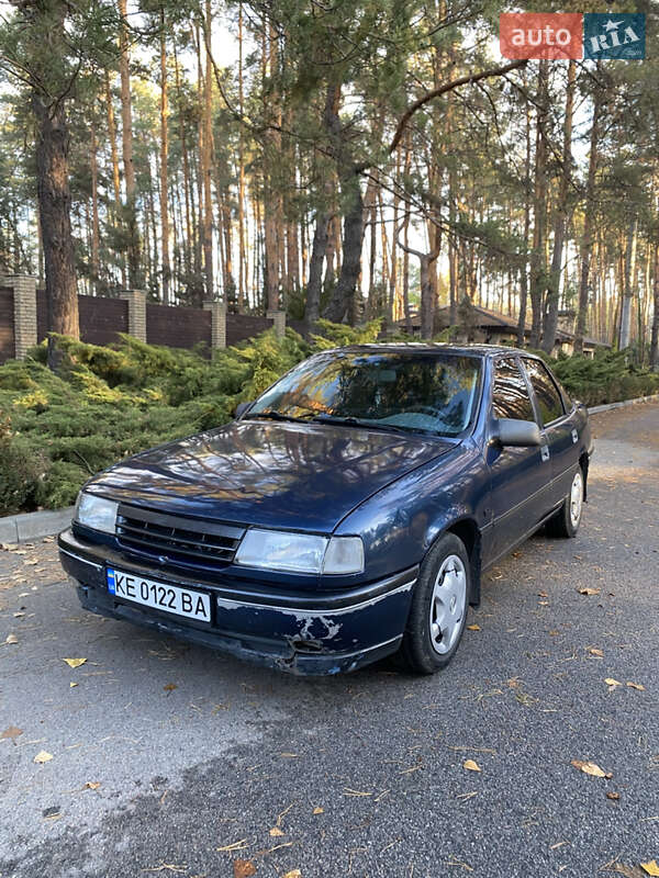 Седан Opel Vectra 1990 в Новомосковске