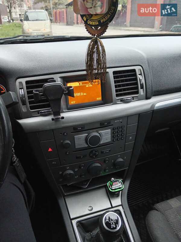 Лифтбек Opel Vectra 2006 в Ромнах фото 3 Лифтбек Opel Vectra 2006 в Ромнах