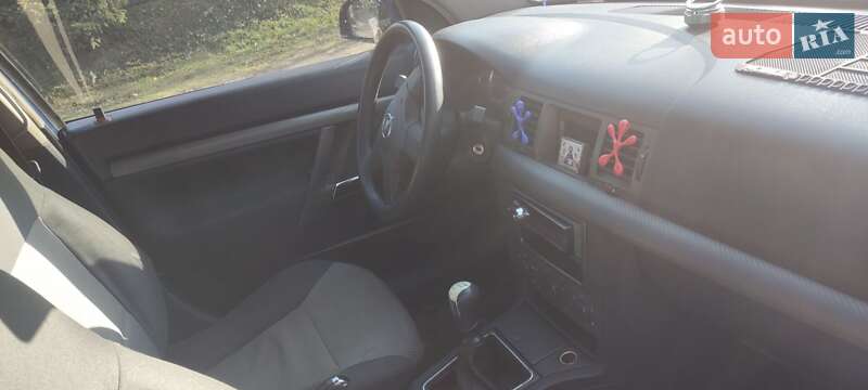 Седан Opel Vectra 2005 в Житомирі