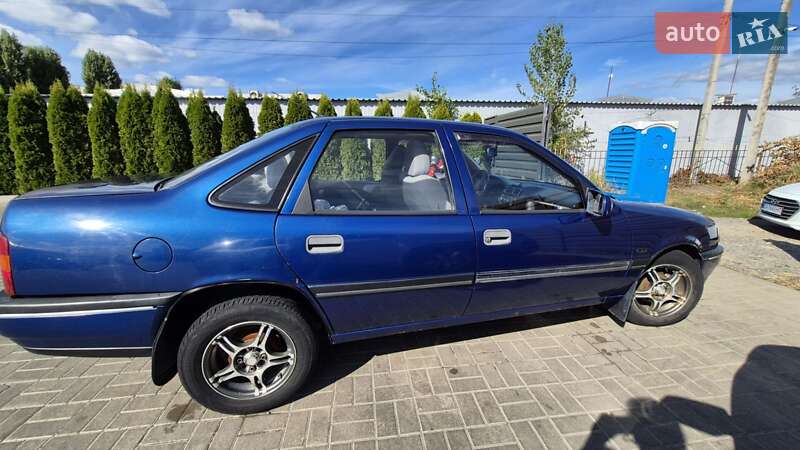 Седан Opel Vectra 1990 в Черкассах фото 2 Седан Opel Vectra 1990 в Черкассах