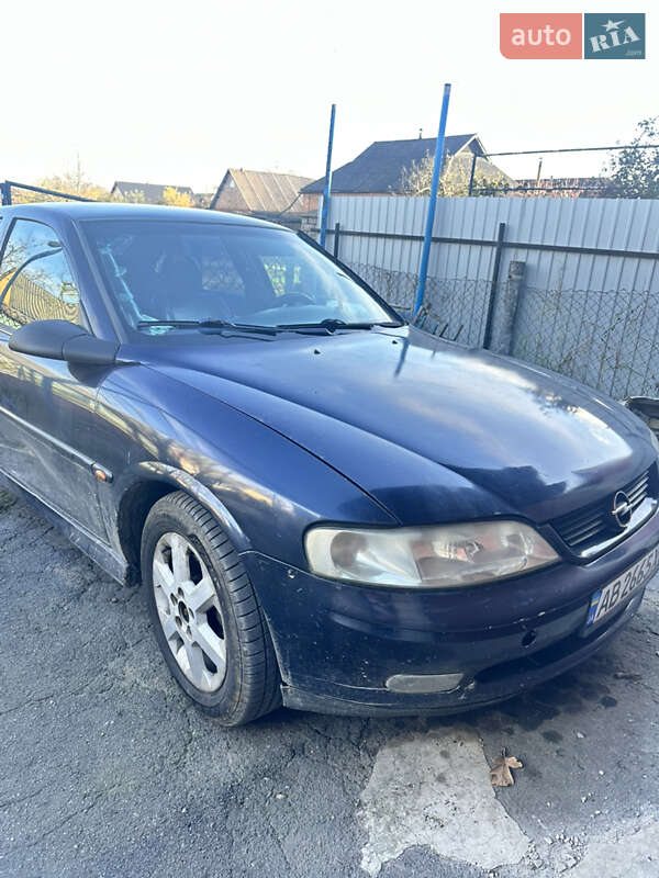 Седан Opel Vectra 1999 в Литине