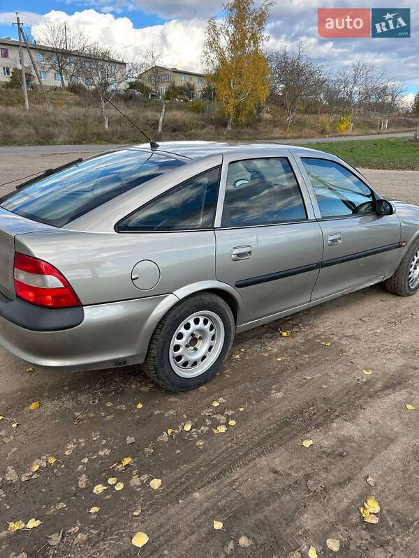 Ліфтбек Opel Vectra 1998 в Миколаєві фото 4 Ліфтбек Opel Vectra 1998 в Миколаєві