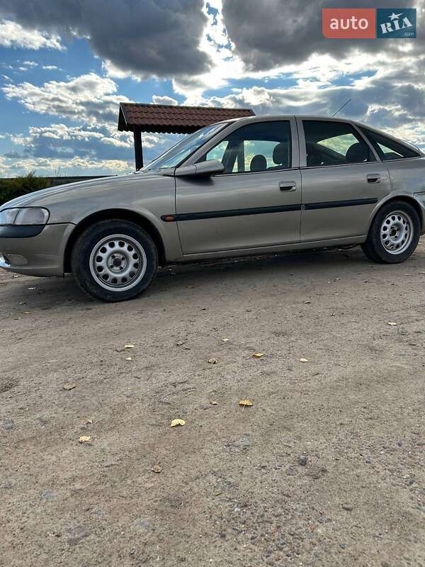 Ліфтбек Opel Vectra 1998 в Миколаєві фото 6 Ліфтбек Opel Vectra 1998 в Миколаєві