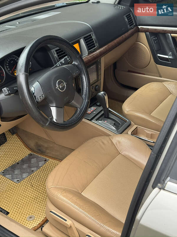 Седан Opel Vectra 2004 в Чернигове