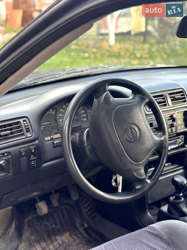Седан Opel Vectra 1995 в Львове фото 2 Седан Opel Vectra 1995 в Львове