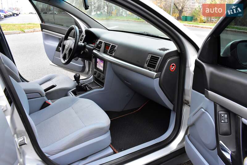 Универсал Opel Vectra 2004 в Киеве