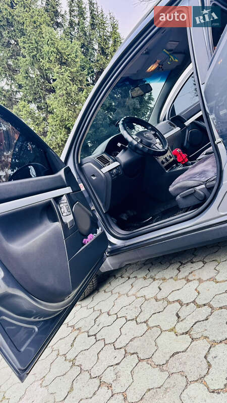 Универсал Opel Vectra 2005 в Дубно