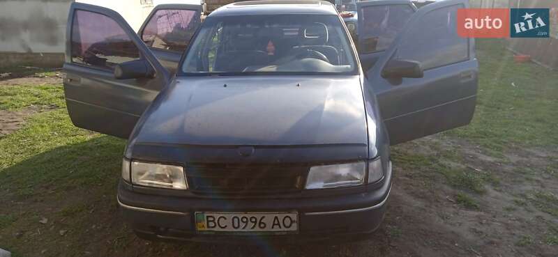 Седан Opel Vectra 1990 в Луцке фото Седан Opel Vectra 1990 в Луцке