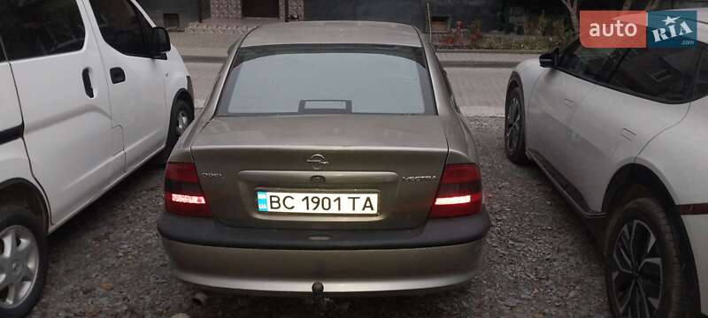 Седан Opel Vectra 1997 в Львове