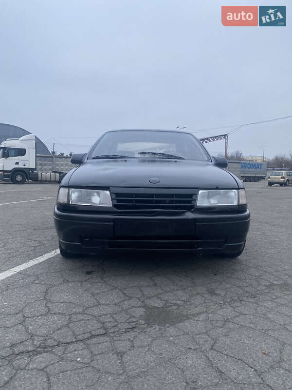 Седан Opel Vectra 1989 в Киеве