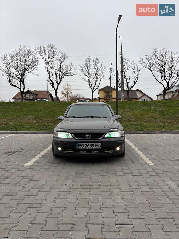 Ліфтбек Opel Vectra 2000 в Івано-Франківську
