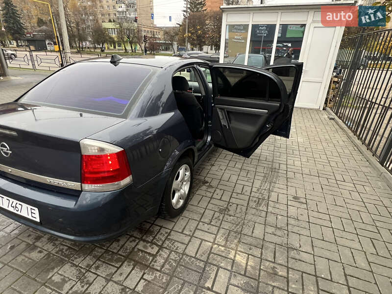 Седан Opel Vectra 2007 в Ивано-Франковске