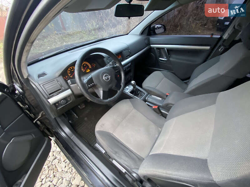 Седан Opel Vectra 2002 в Ромнах