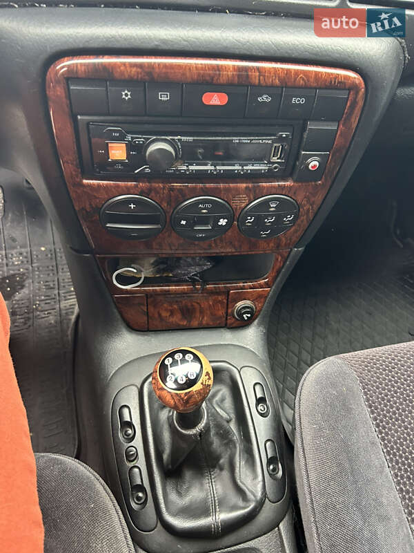 Седан Opel Vectra 2000 в Тернополі