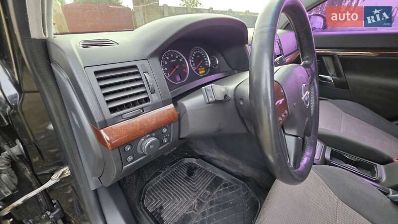 Седан Opel Vectra 2003 в Рівному фото 16 Седан Opel Vectra 2003 в Рівному